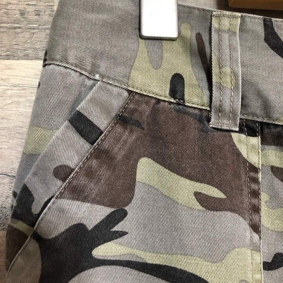 Nevada Cropped Flare Camouflage Pants Size 12 - Picture 3 of 12